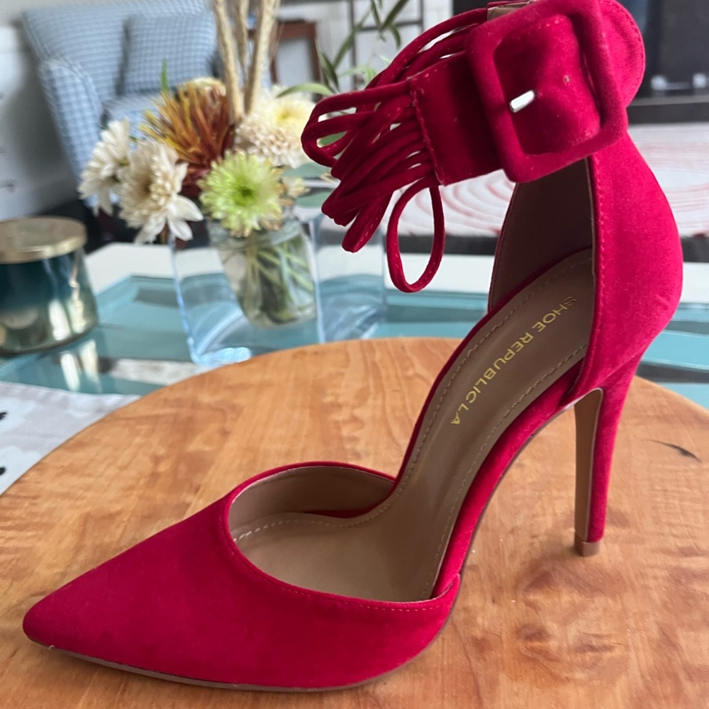 Shoe Republic LA Bold Fuchsia Heels